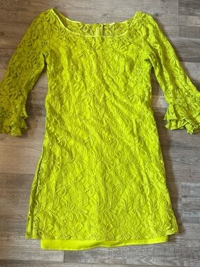 Lace Shift Dress in Bright Yellow-Green size 6
